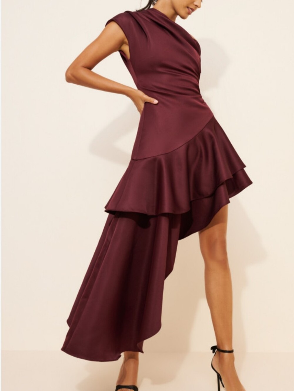 Elliatt Livia gorgeous gown with a One-Shoulder Ruffle in berry size M NWTS - Picture 2 of 13